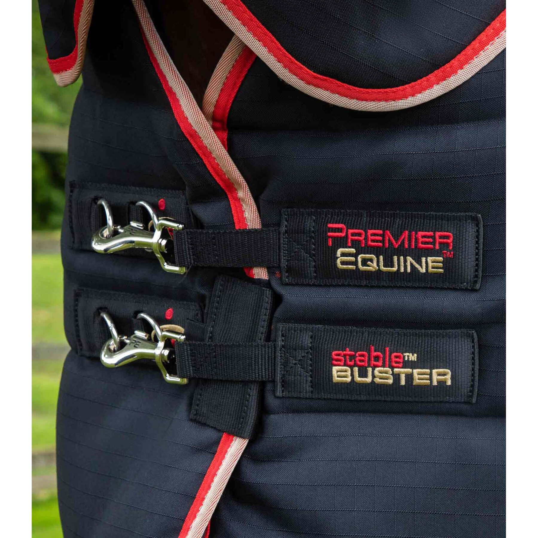 Manta de cuadra con cubrecuellos Premier Equine Stable Buster 200g